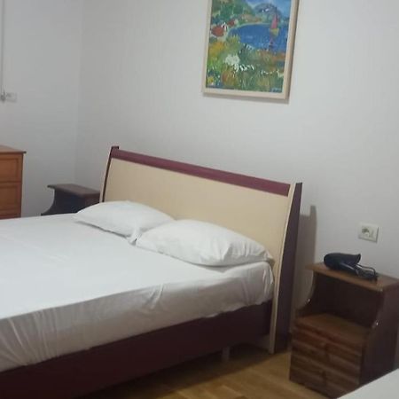 Himara Apartments Exterior photo