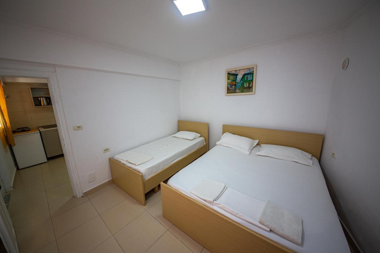 Himara Apartments Exterior photo