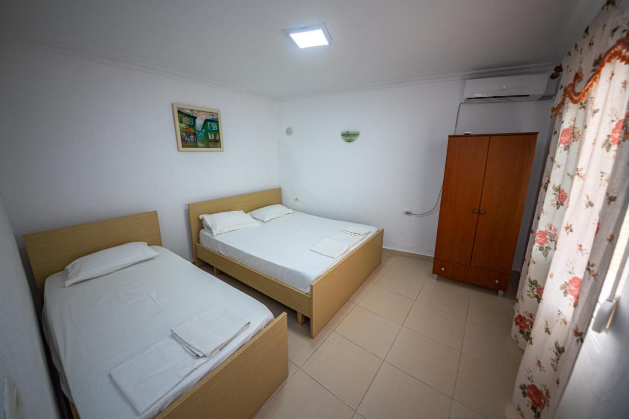 Himara Apartments Exterior photo