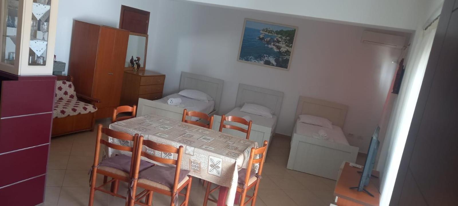 Himara Apartments Exterior photo