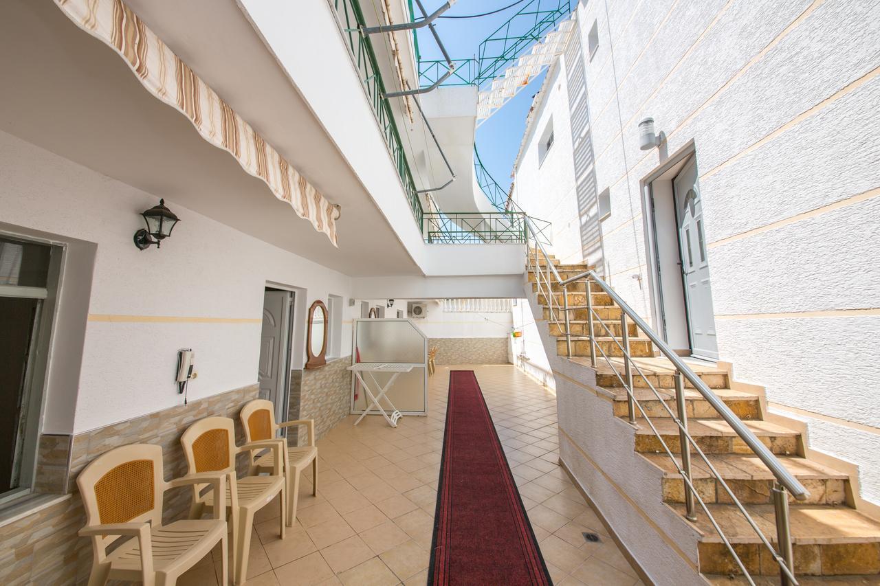 Himara Apartments Exterior photo